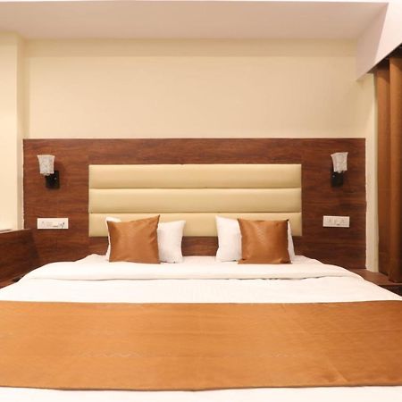 Hotel Blueark Lucknow Ngoại thất bức ảnh