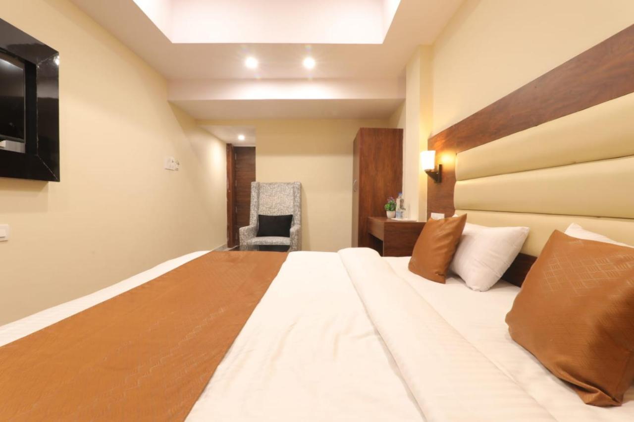 Hotel Blueark Lucknow Ngoại thất bức ảnh