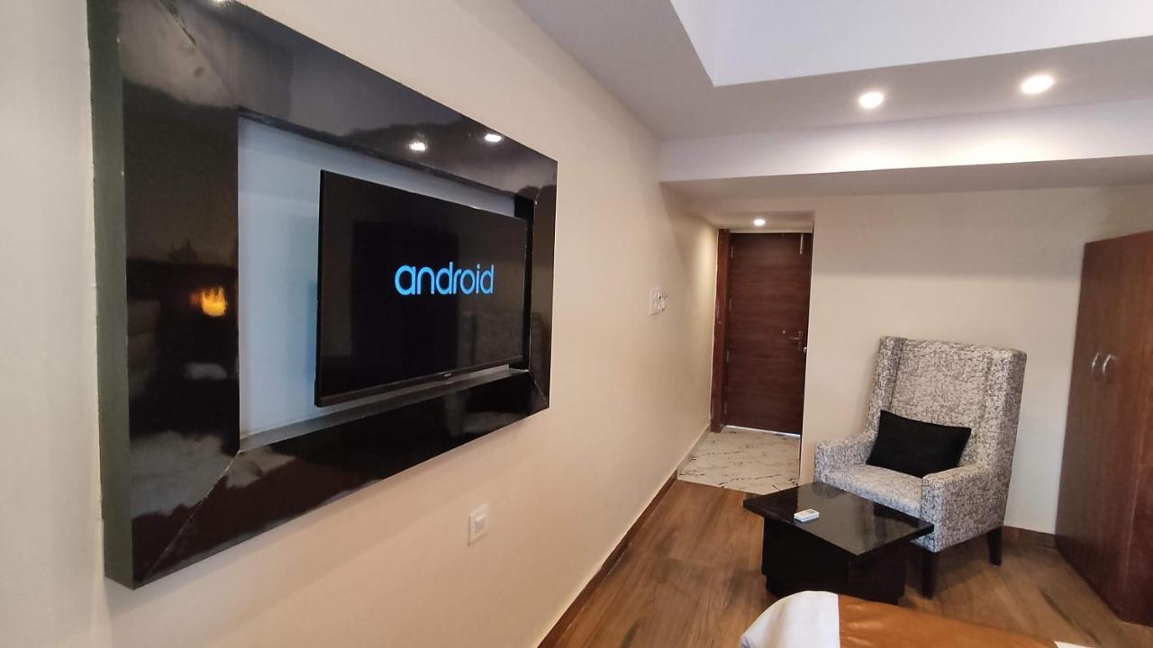Hotel Blueark Lucknow Ngoại thất bức ảnh