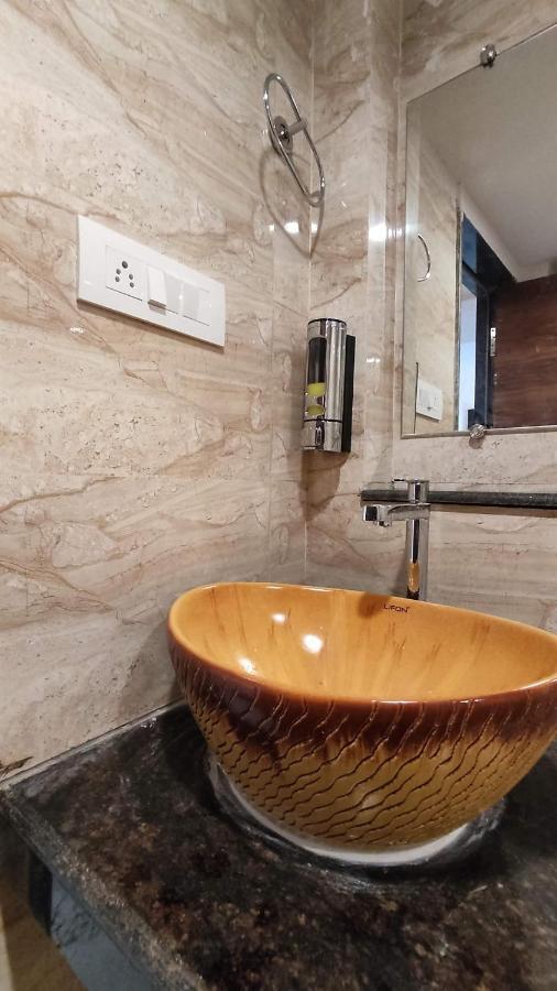 Hotel Blueark Lucknow Ngoại thất bức ảnh