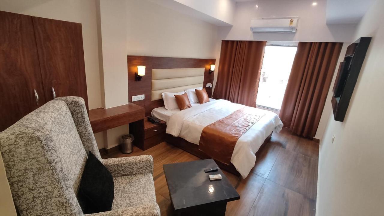 Hotel Blueark Lucknow Ngoại thất bức ảnh