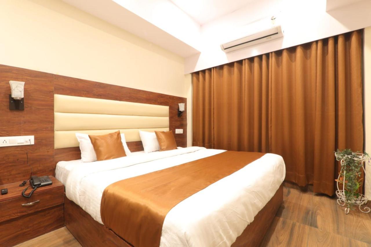 Hotel Blueark Lucknow Ngoại thất bức ảnh