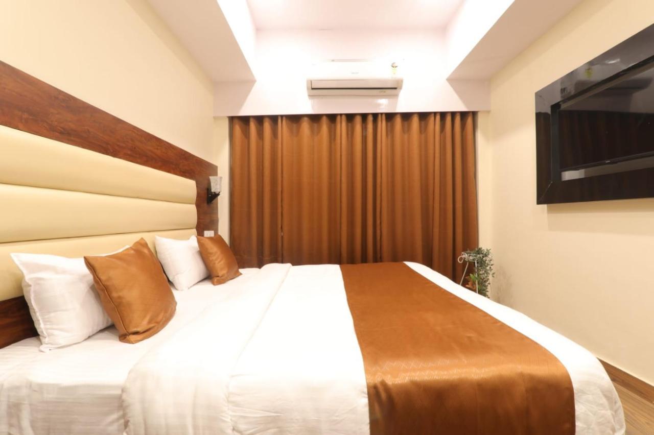 Hotel Blueark Lucknow Ngoại thất bức ảnh