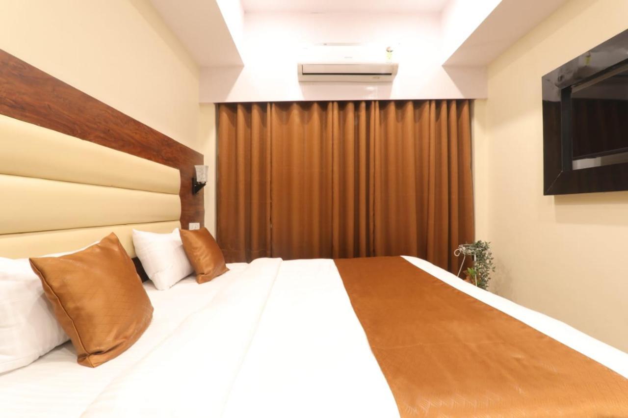 Hotel Blueark Lucknow Ngoại thất bức ảnh